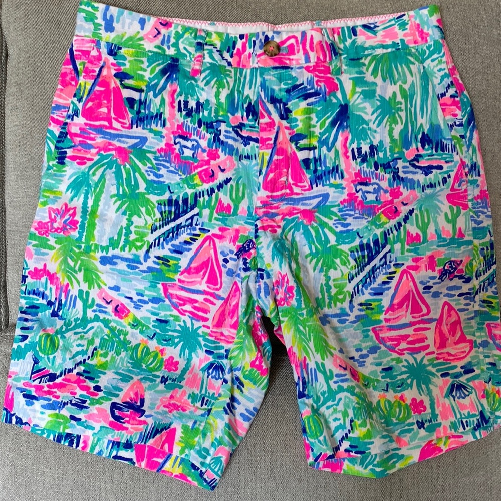 Like new Lilly Pulitzer Men’s 30 Beaumont “Salt is in the Air” shorts